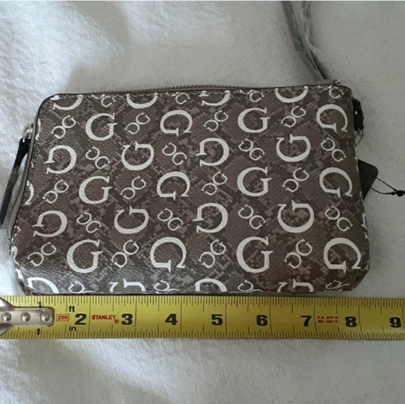 Great Gift! Guess grey nickel faux snakeskin wristlet wallet New - Picture 7 of 7